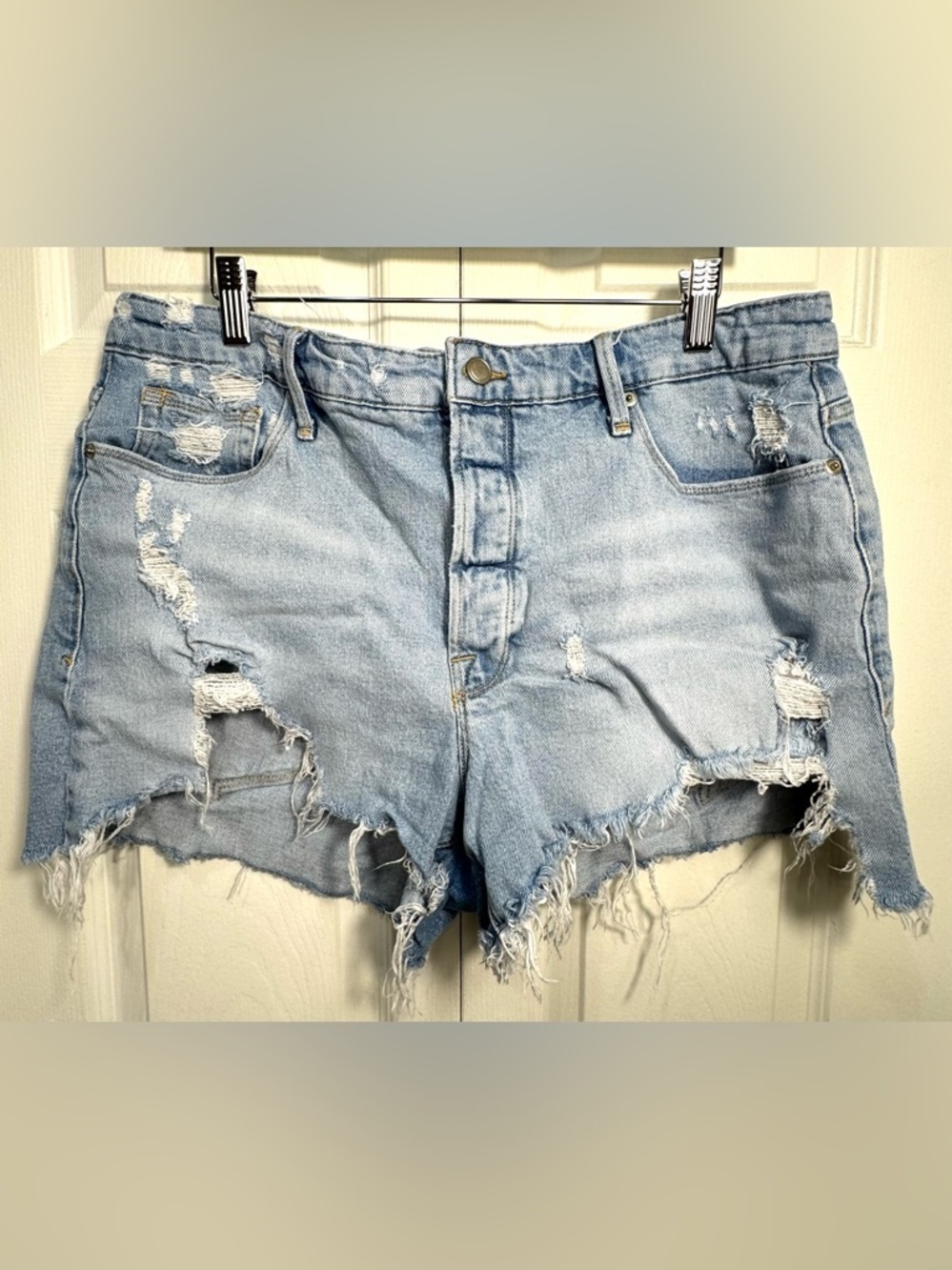 Good American Vintage Cutoff Distressed Denim Shorts Button Fly Raw Hem Size 15